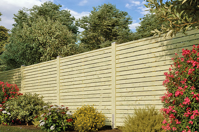 Vous pouvez construire vous-même une belle clôture en bois à petit prix et rapidement.